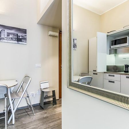 Mora Apartment Milan Bagian luar foto