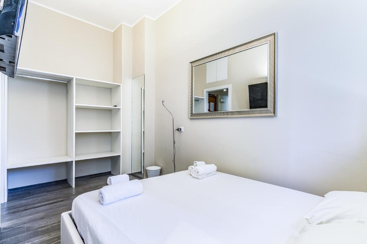 Mora Apartment Milan Bagian luar foto
