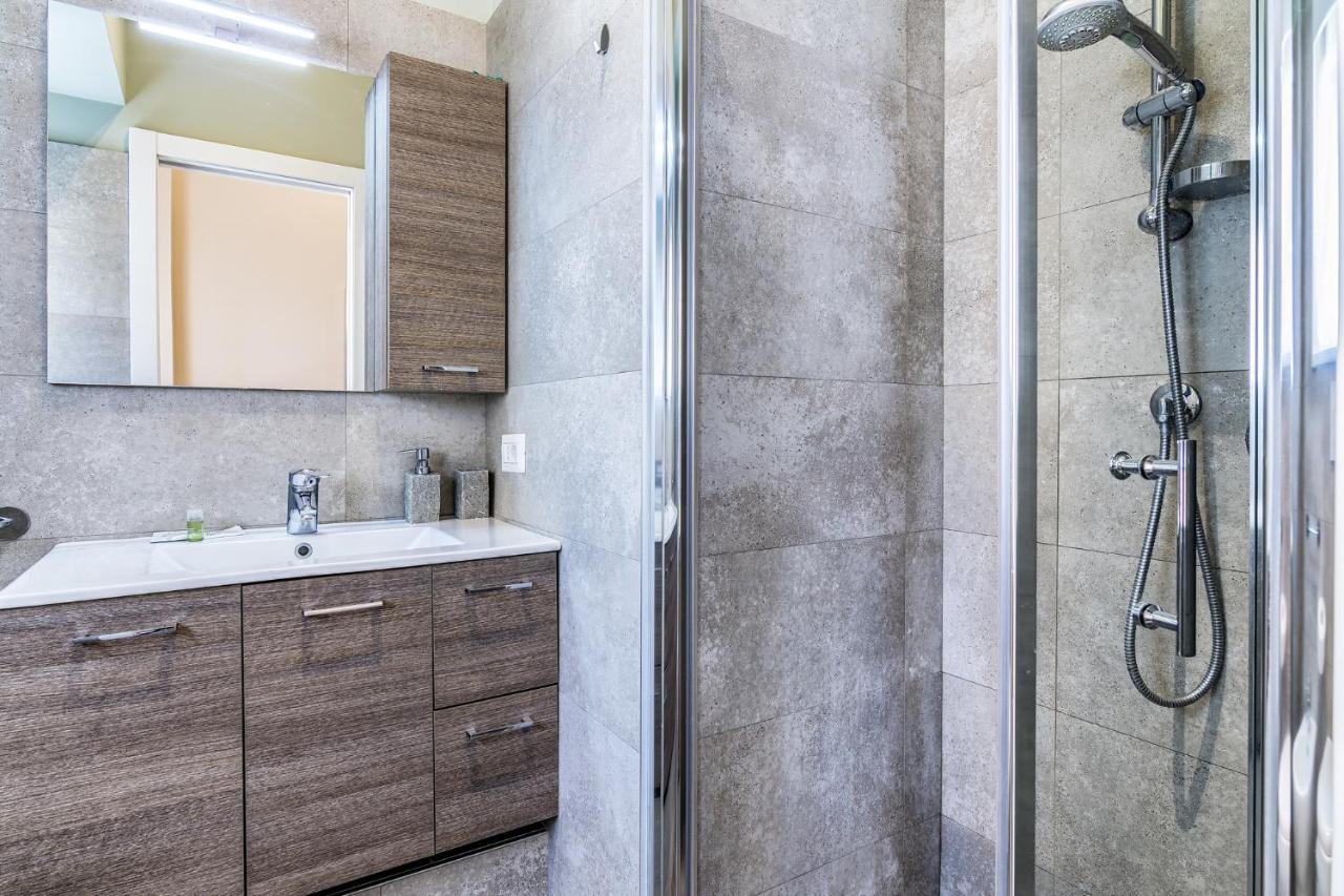 Mora Apartment Milan Bagian luar foto